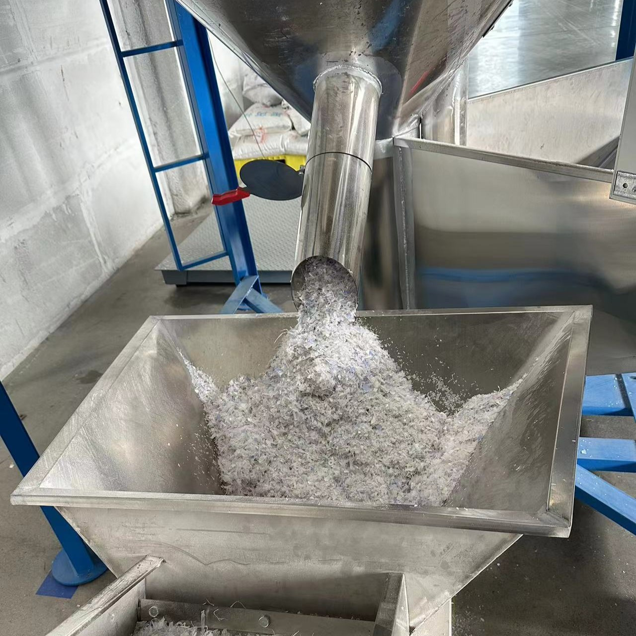 Shredded food containers